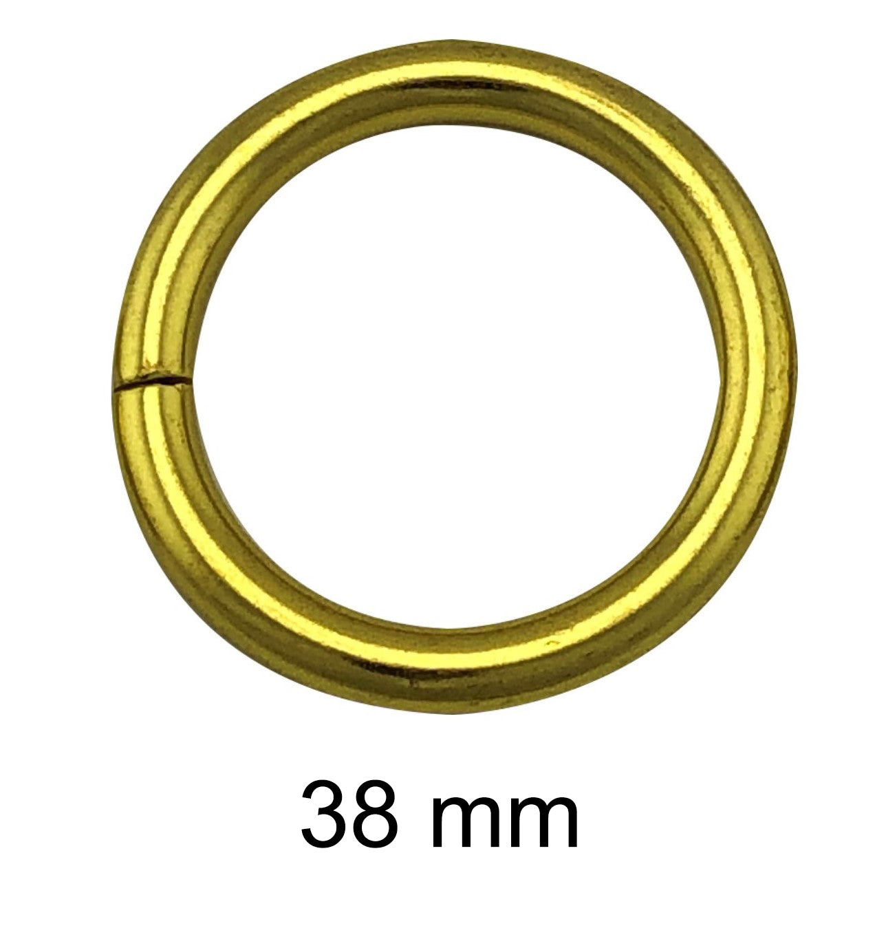 Argolla circular fija de alta resistencia, cerrada metálica reforzada de 38 mm, con acabado dorado y calibre 5.7 mm, ideal para marroquinería, bolsas y talabartería. Argolla circular fija de alta resistencia, cerrada metálica reforzada de 38 mm, con acabado dorado y calibre 5.7 mm, ideal para marroquinería, bolsas y talabartería.